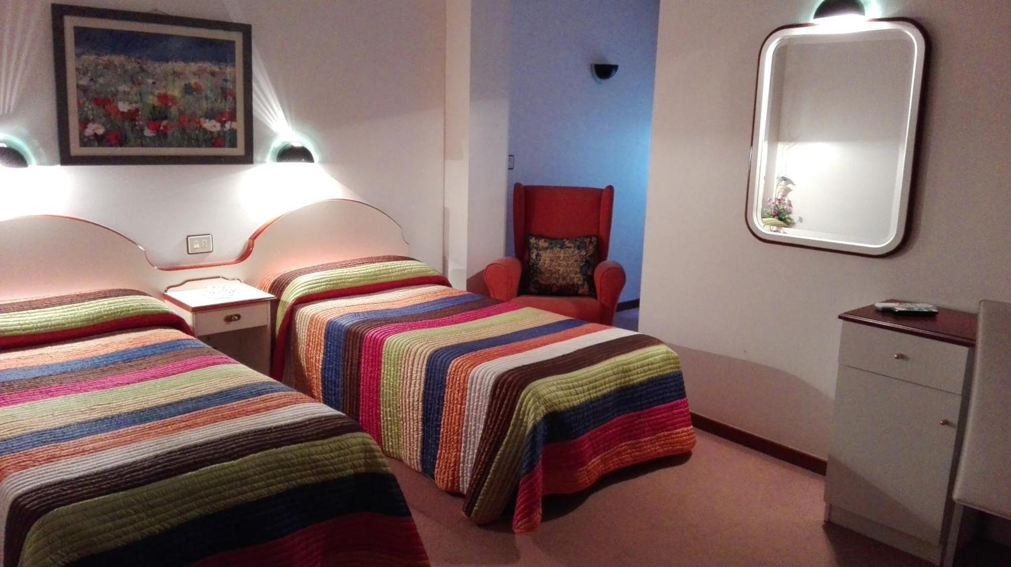 Hostal J.B Malpica Exterior foto